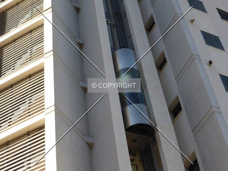 Photo 100-336-942