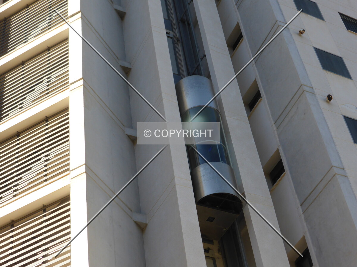 Photo 100-336-942