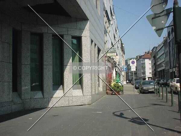 Photo 100-427-988