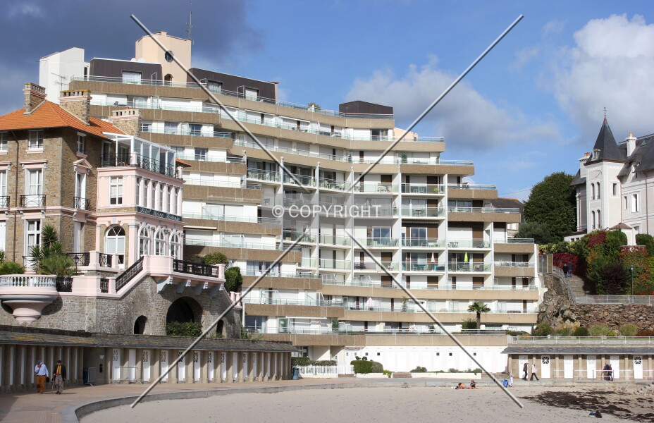 Le Crystal
