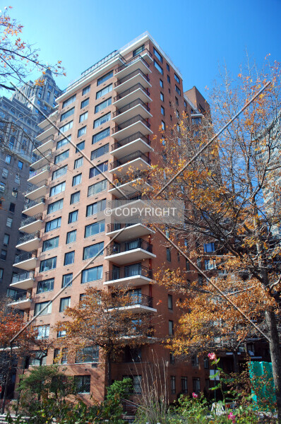 Photo 103-591-436