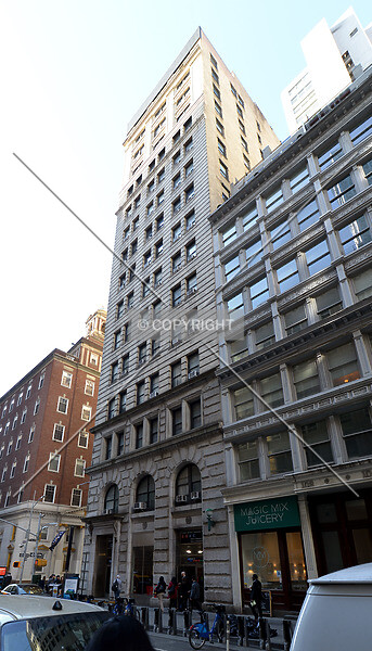 Photo 104-246-842