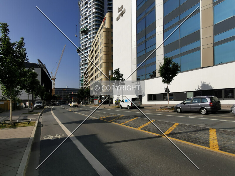 Photo 104-793-671