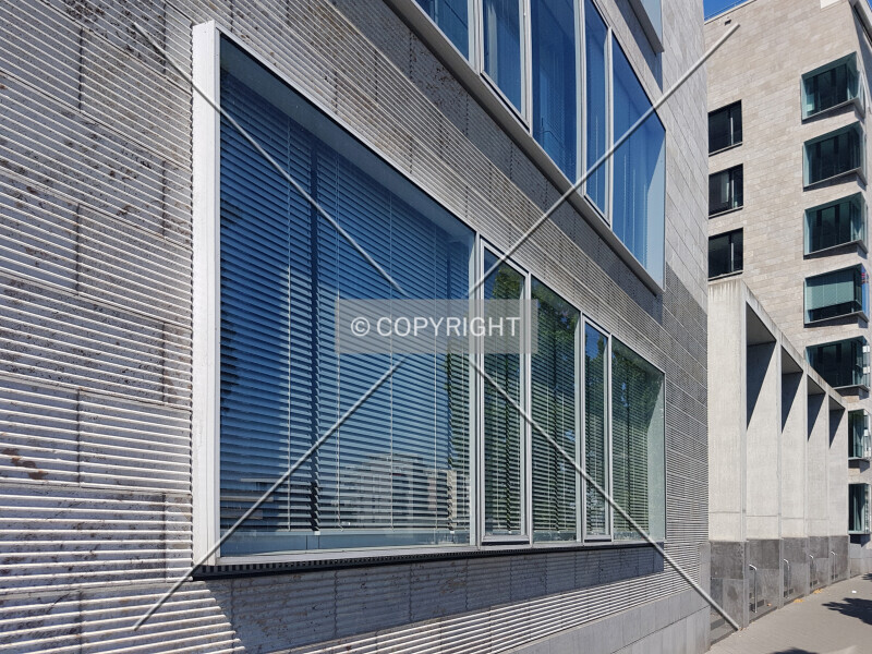 Photo 107-513-404