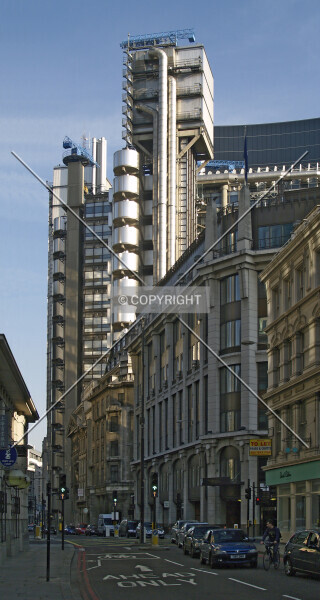Photo 107-830-681