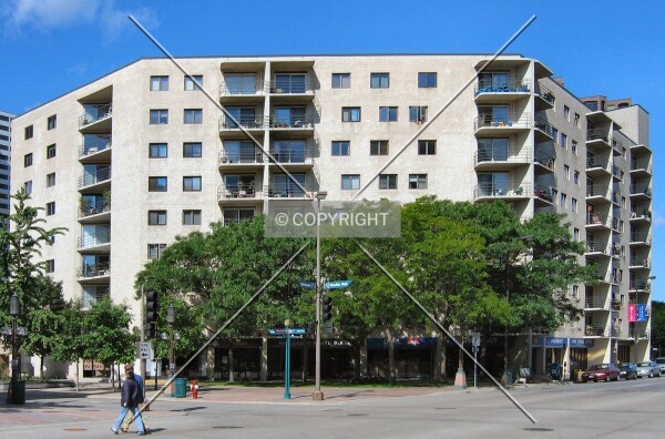 View across the Nicollet Mall/12th Street intersection