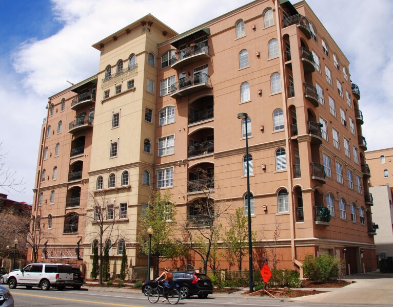 Photo 111-744-607