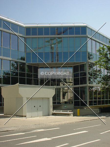 111-781-911