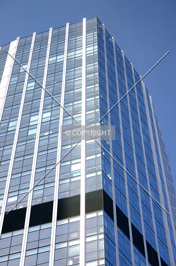Looking up at the corner from Bishopsgate