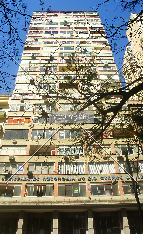 View from across Borges de Medeiros Avenue
