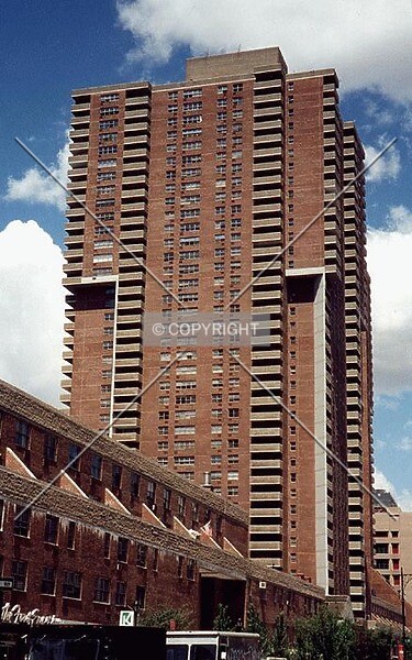 Photo 117-670-642