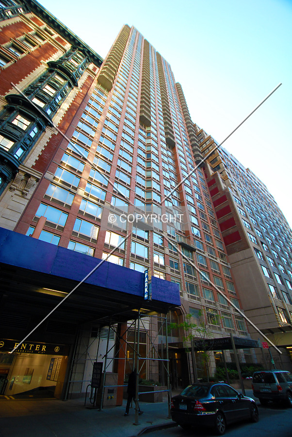 Looking up from East 29th Street