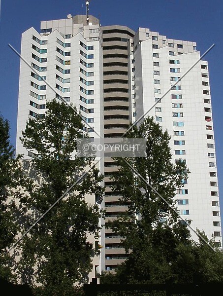 Photo 120-891-971