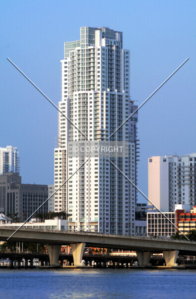 Photo 123-903-752