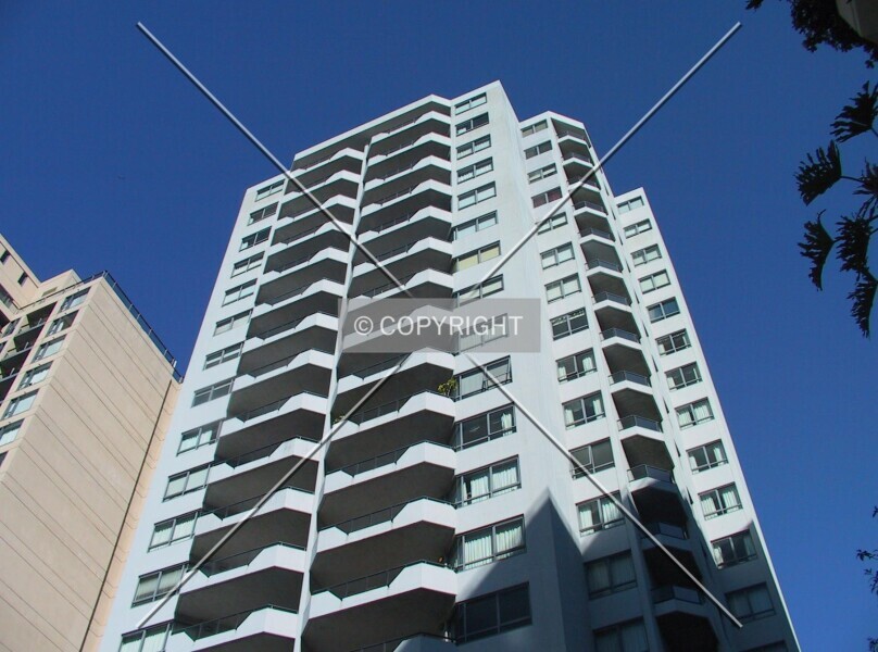 Photo 123-995-322