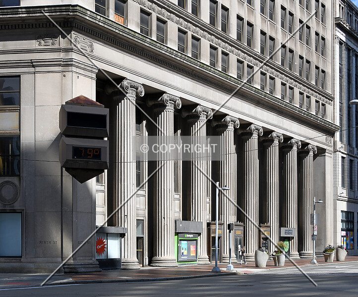 Photo 126-555-810