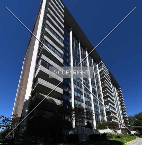Photo 128-525-978