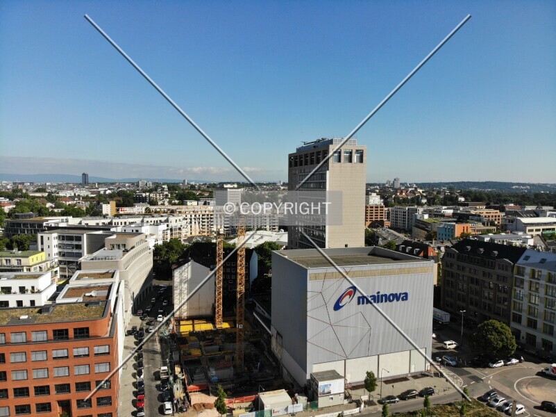 Photo 130-692-823