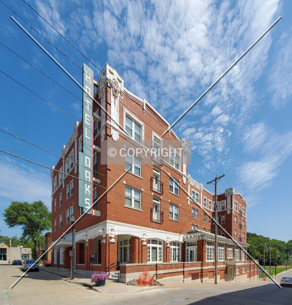 Oaks Hotel