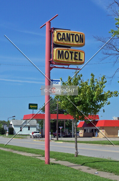 Photo 130-817-984