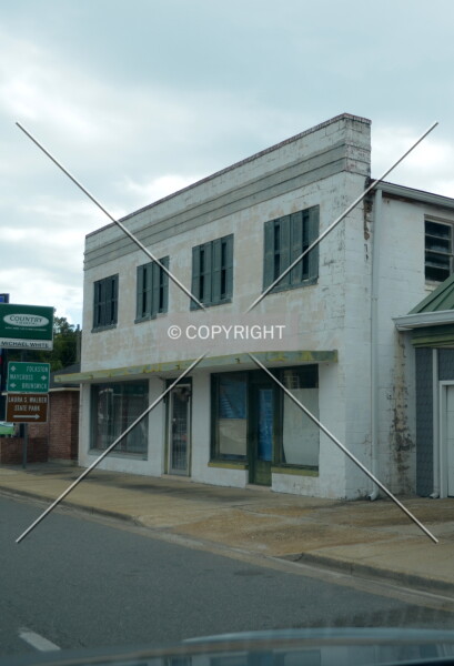Nahunta Hardware Building