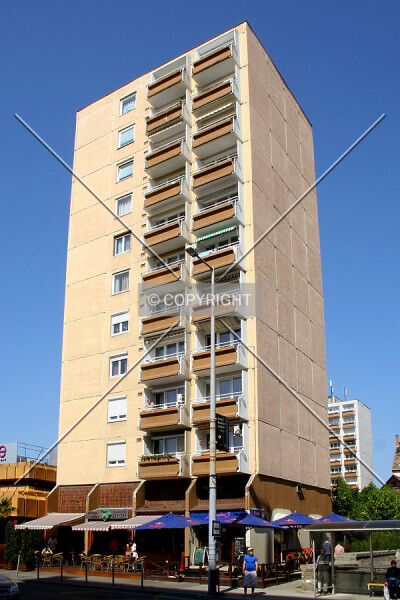Photo 142-368-845