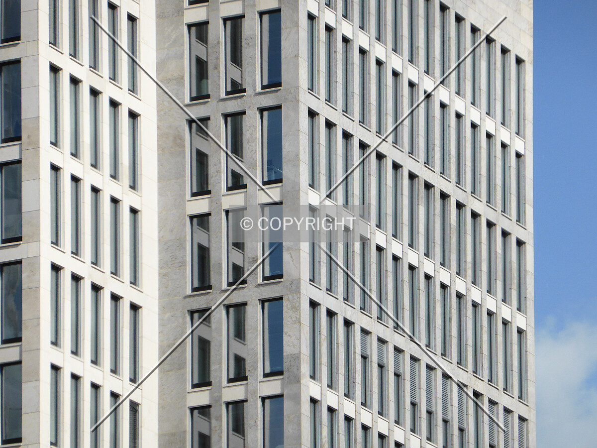 Photo 142-398-711