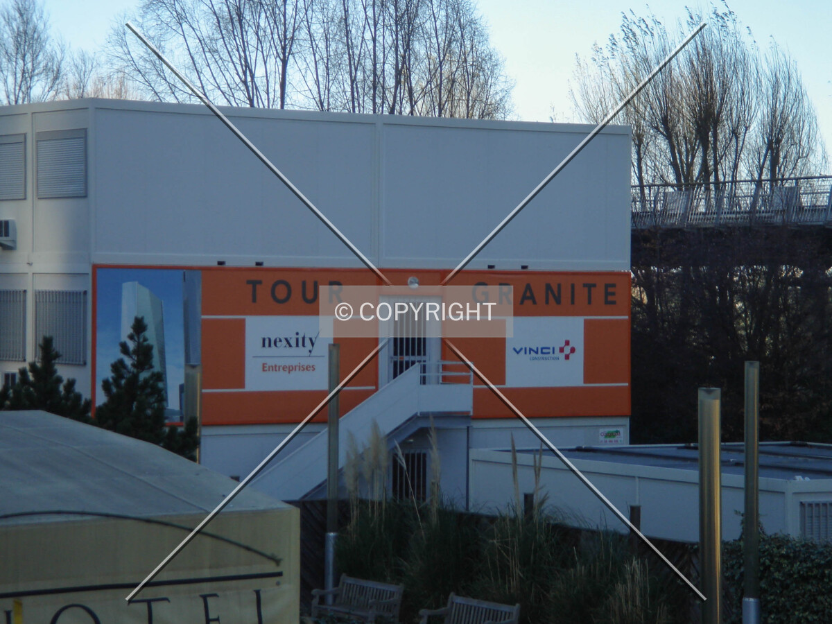 Photo 143-167-044