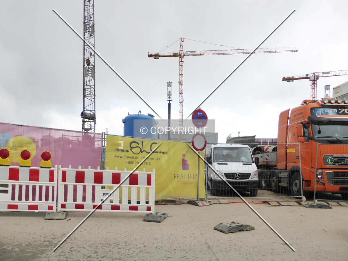 Photo 144-310-988