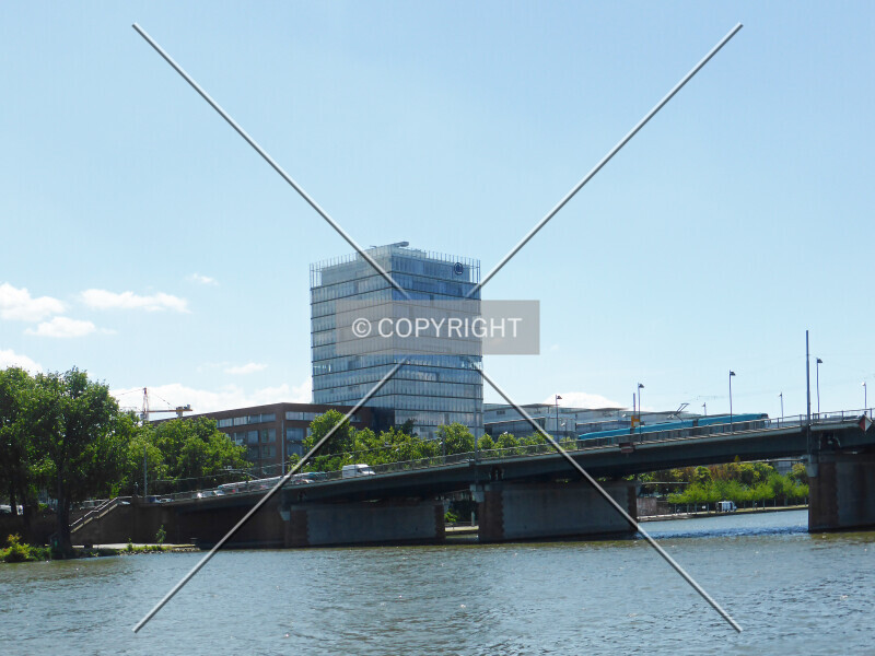 Photo 144-449-011