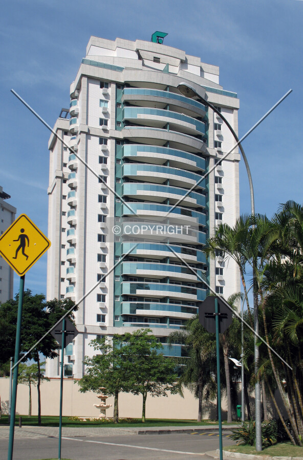 Seen from Avenida dos Flamboyants
