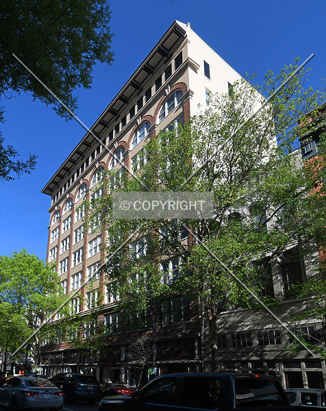 Photo 144-983-574