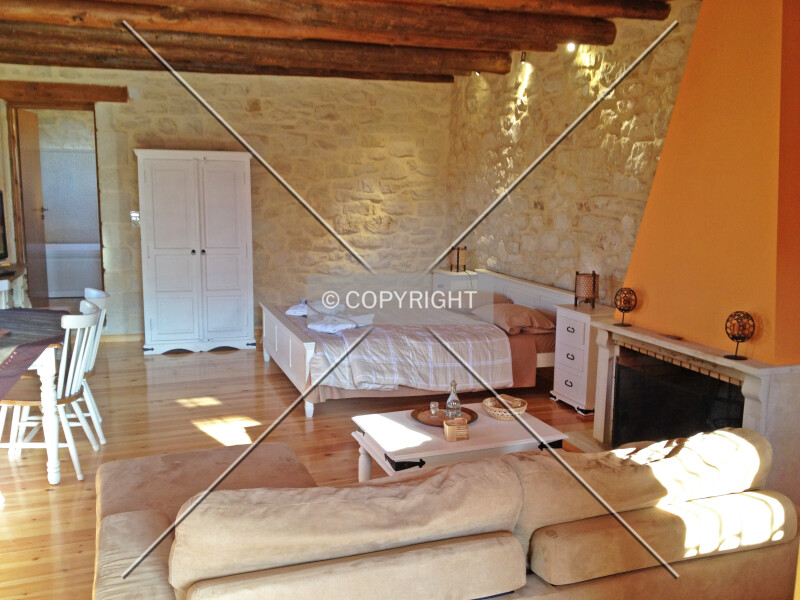 Photo 145-438-969