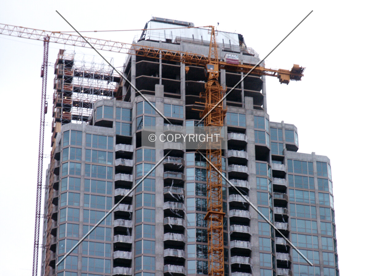 Tower crane coming down