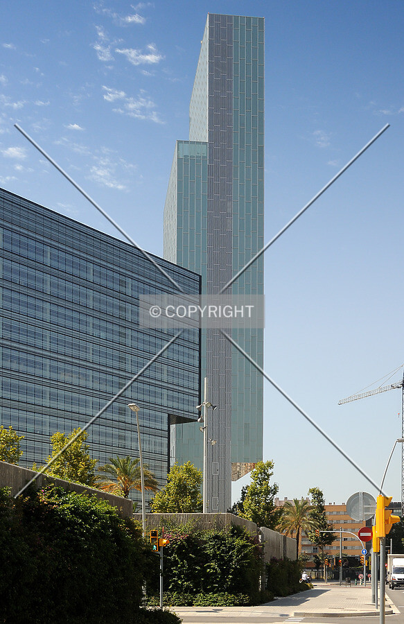 Photo 147-643-285