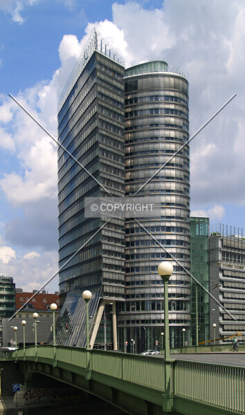 Photo 148-703-842