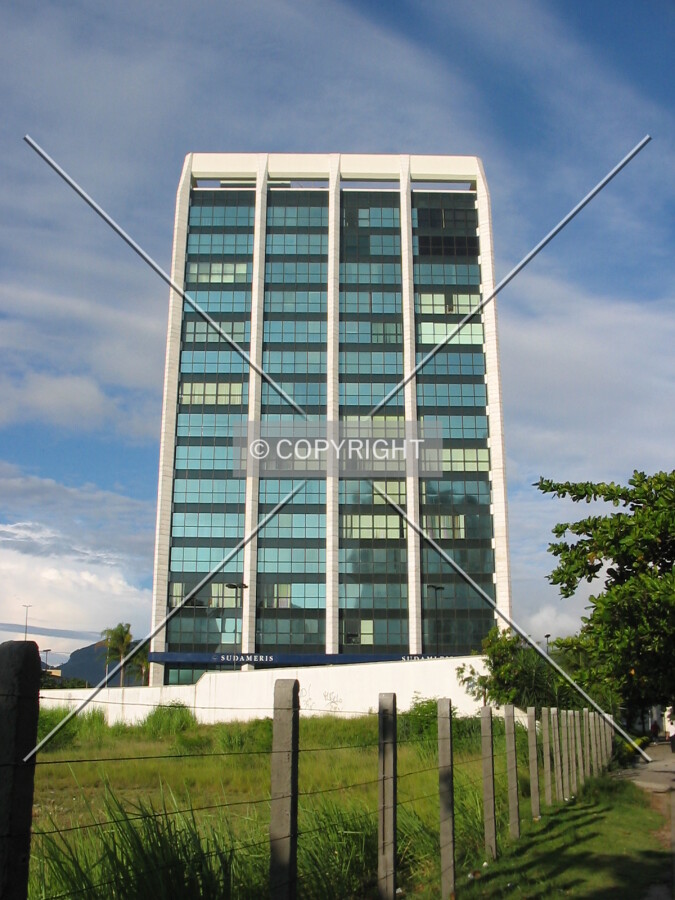 Seen from Avenida Marechal Henrique Lott