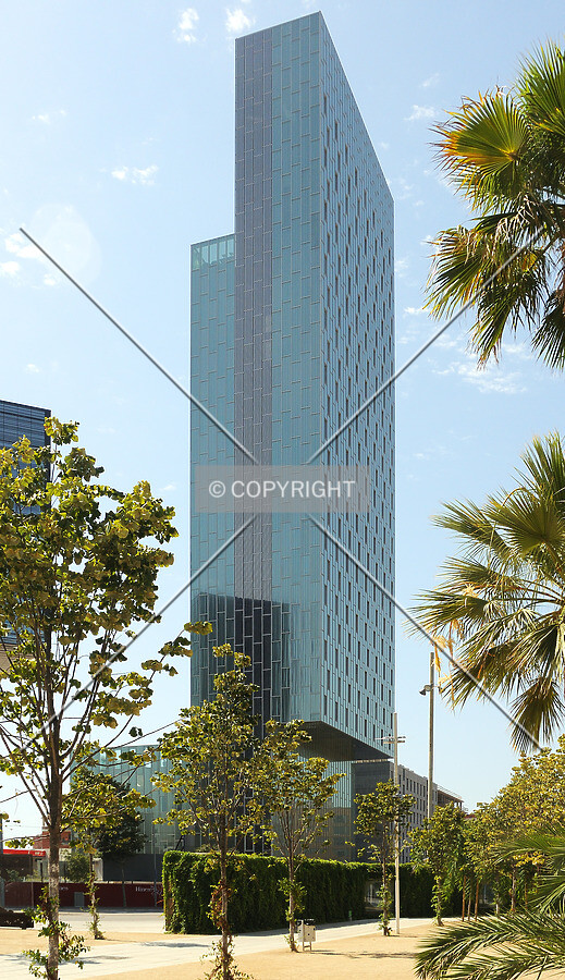 Northeast side seen from Parc Central