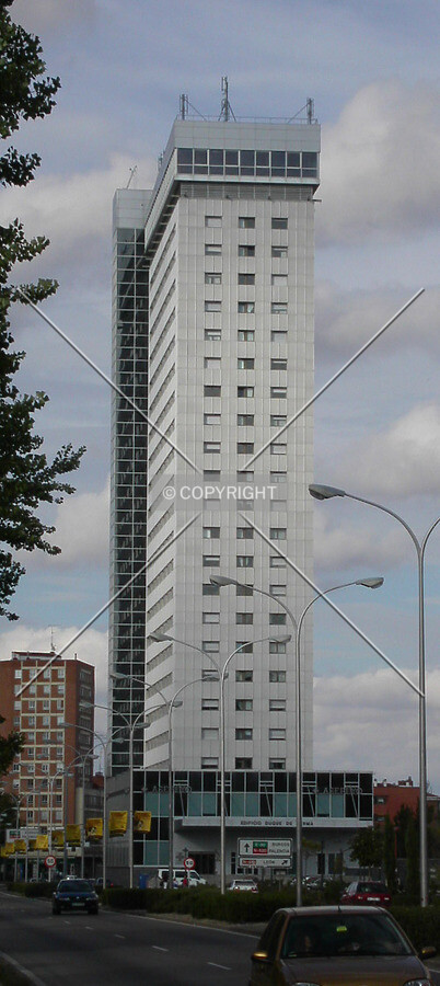 Building view from Carretera de Salamanca