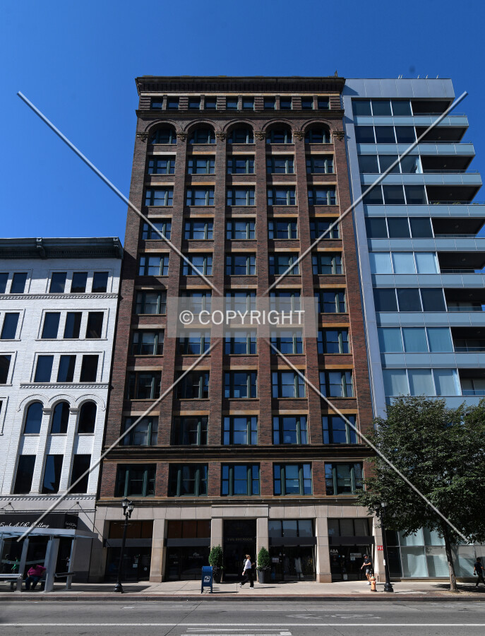 Photo 161-815-772