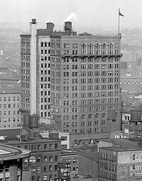 Photo 167-390-672