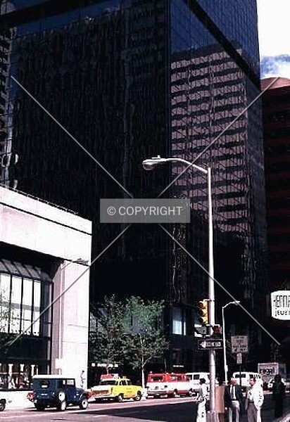 Photo 169-609-036
