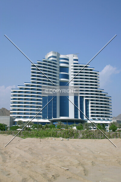 Le Meridien Al Aqah Beach Resort