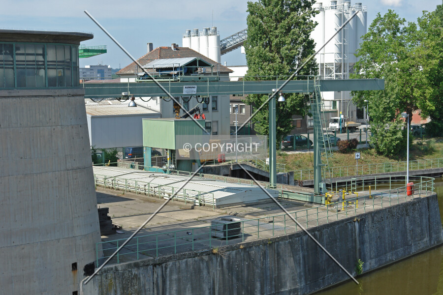 Photo 171-018-379