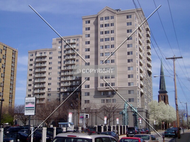 Photo 175-046-834