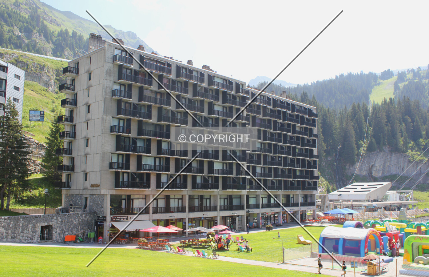 Photo 175-443-968