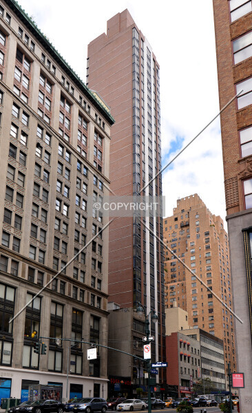 Photo 178-696-889