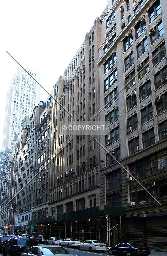 Photo 128-311-930
