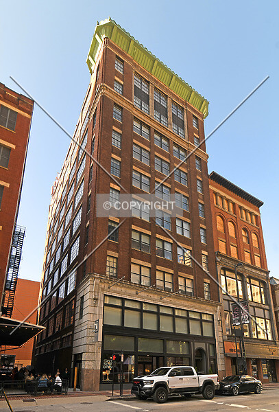 Photo 180-505-693