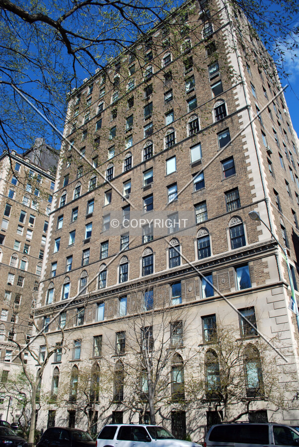 Looking up from 5th Avenue